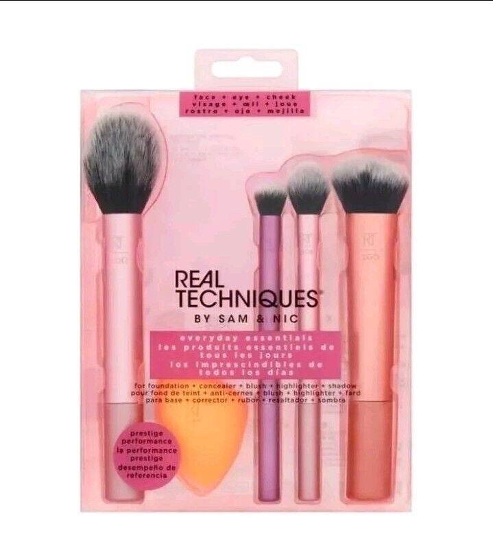 Real Techniques Everyday Essentials Makeup Brush Set